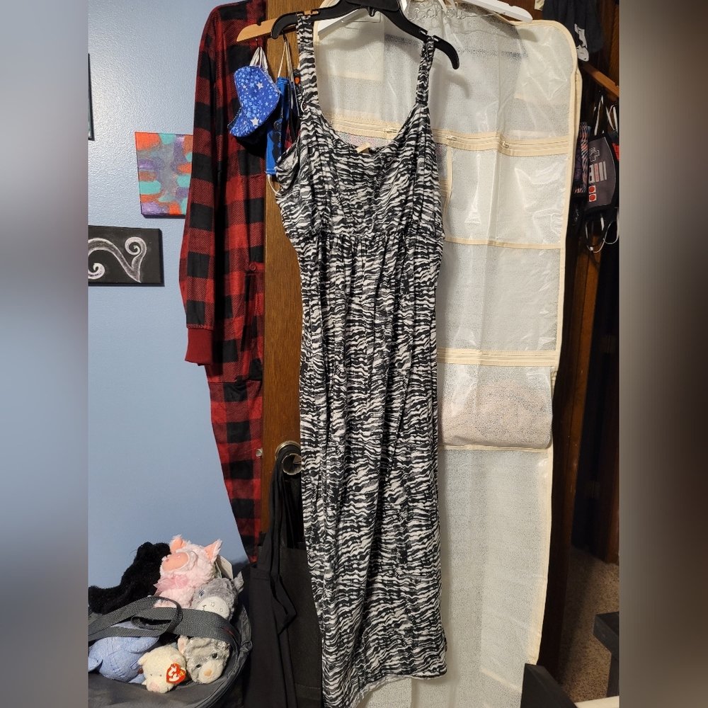Faded Glory Black and White Maxi Dress